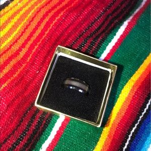 Men’s tungsten ring size 8, new without tags